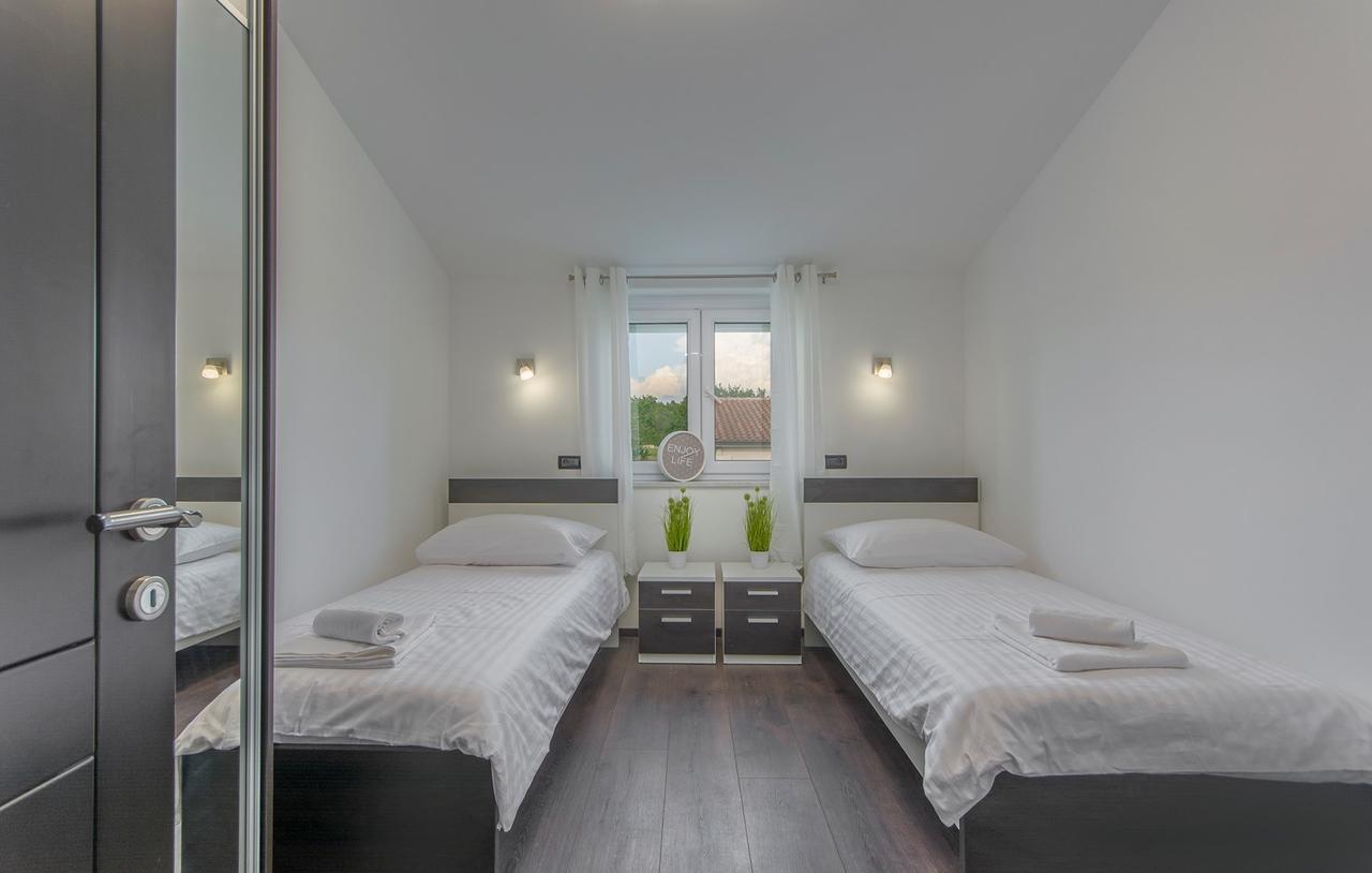 Silver Holiday House Vrvari Bagian luar foto