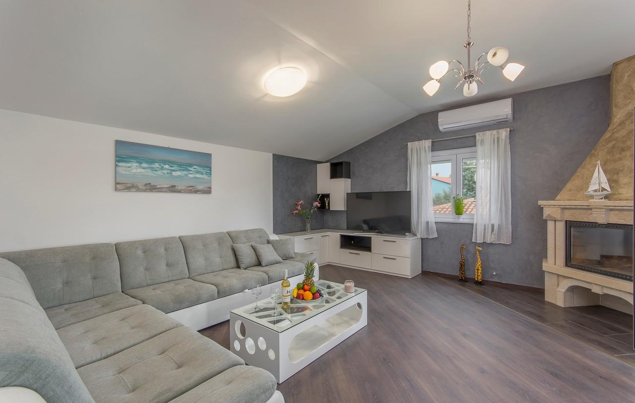 Silver Holiday House Vrvari Bagian luar foto