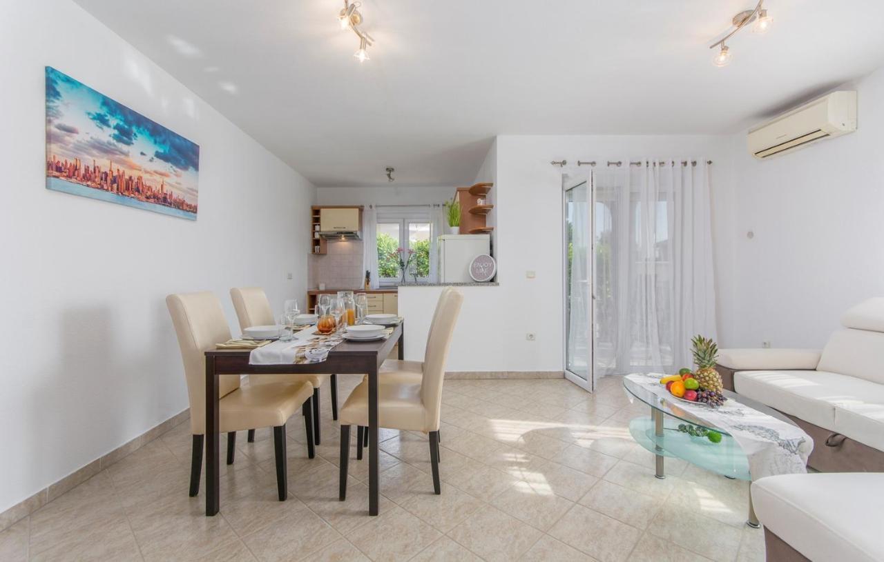 Silver Holiday House Vrvari Bagian luar foto