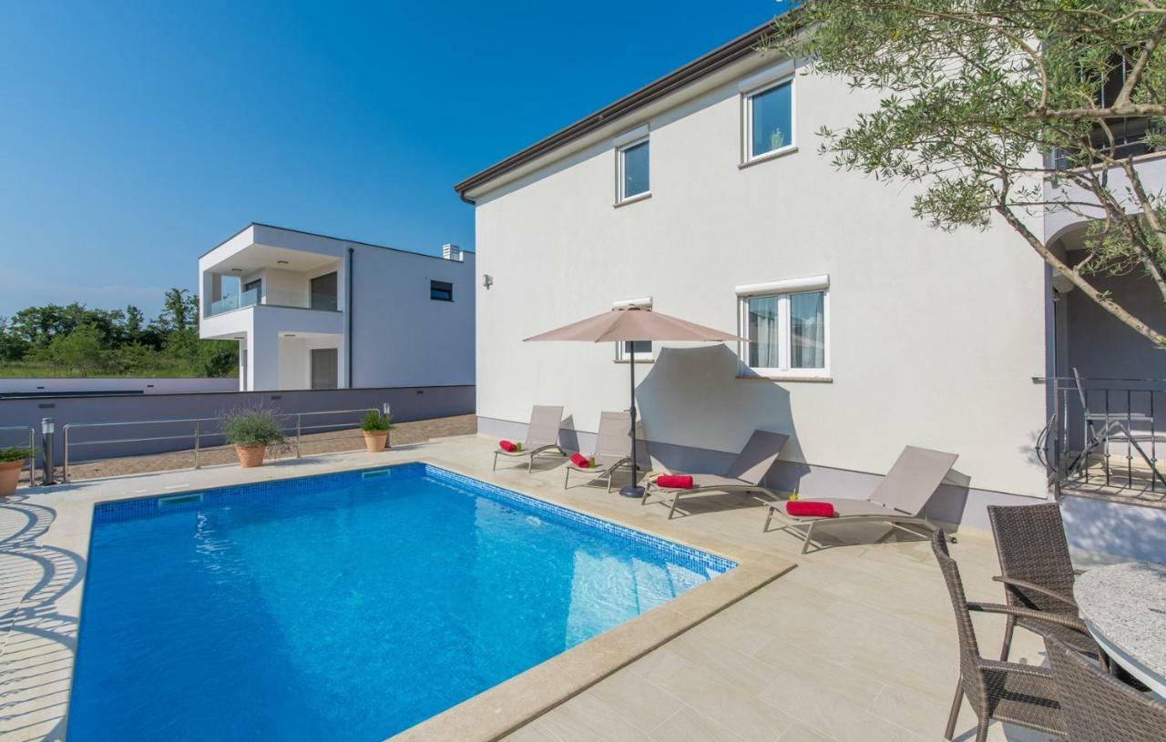 Silver Holiday House Vrvari Bagian luar foto