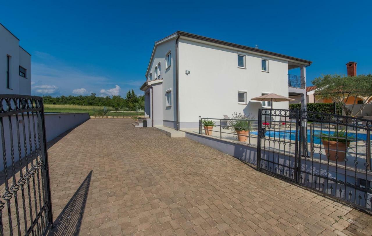 Silver Holiday House Vrvari Bagian luar foto